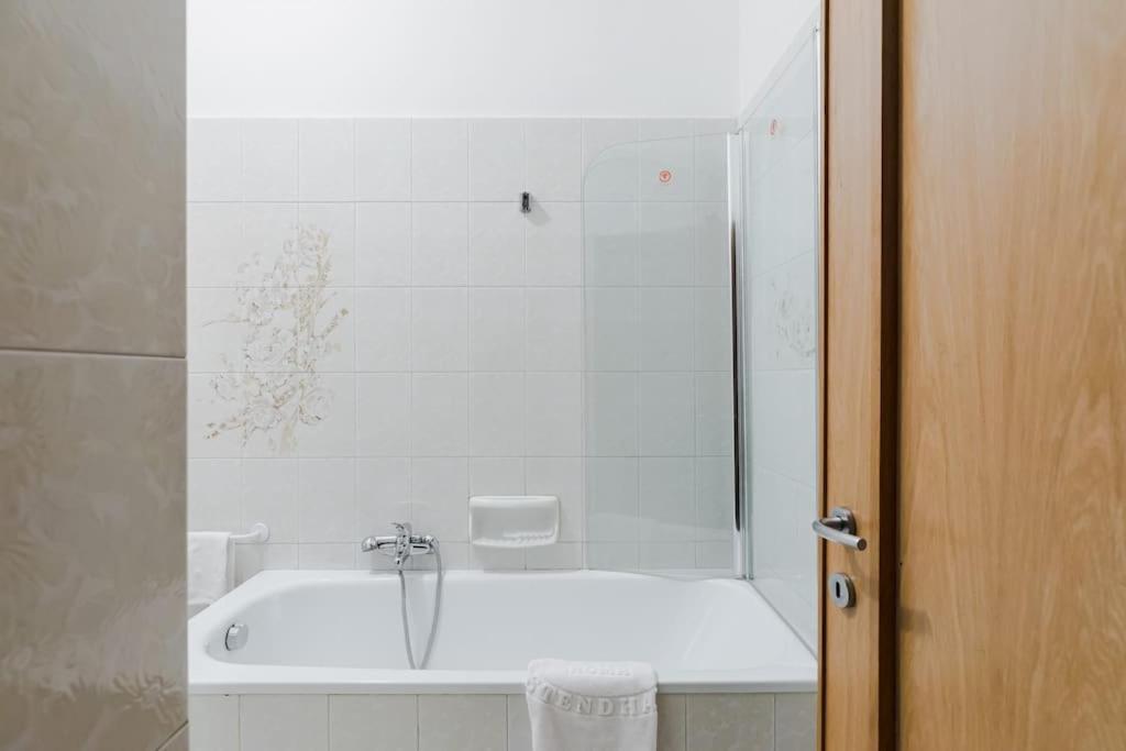Elegant Apartment Via Veneto By Varental Roma Dış mekan fotoğraf